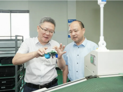 平湖市委書記仲旭東走訪恒業(yè)電子